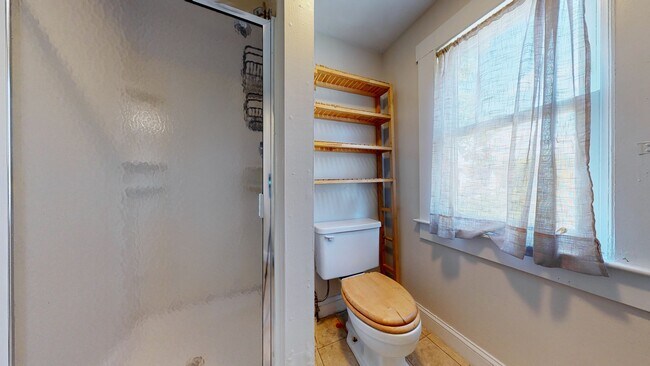 Building Photo - Spacious Apartments in Prime East Rock by East Rock Park!