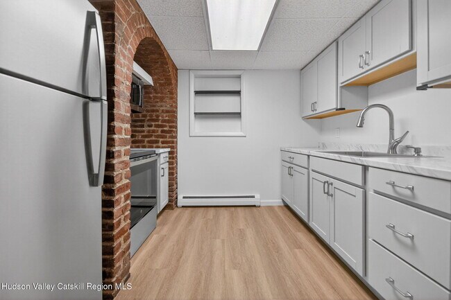 Building Photo - 21 Ulster Ave