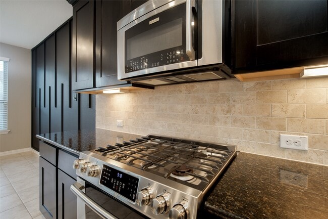 Building Photo - 1826 Ryon Falls Dr