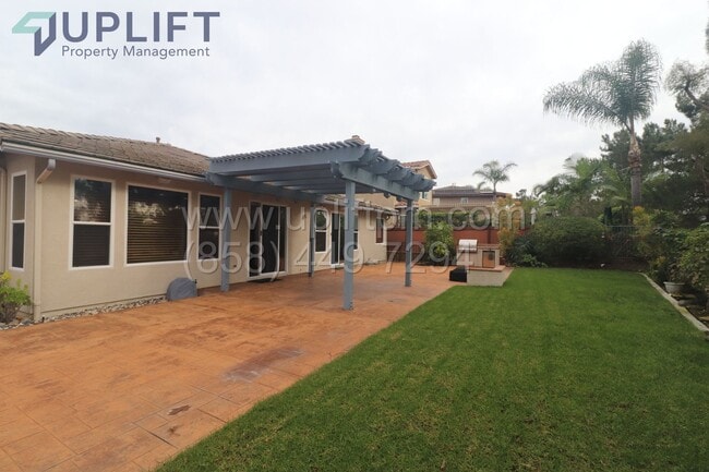 Building Photo - 4 bed 2.5 Bath On A Cula-De-Sac