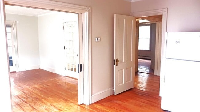 Building Photo - 52 S Chestnut St