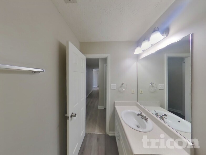 Building Photo - 2043 Big Cypress Ln