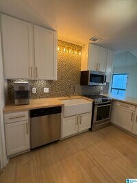 Building Photo - 118 W Green