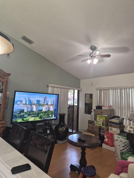 Building Photo - 80 Via de Casas Norte