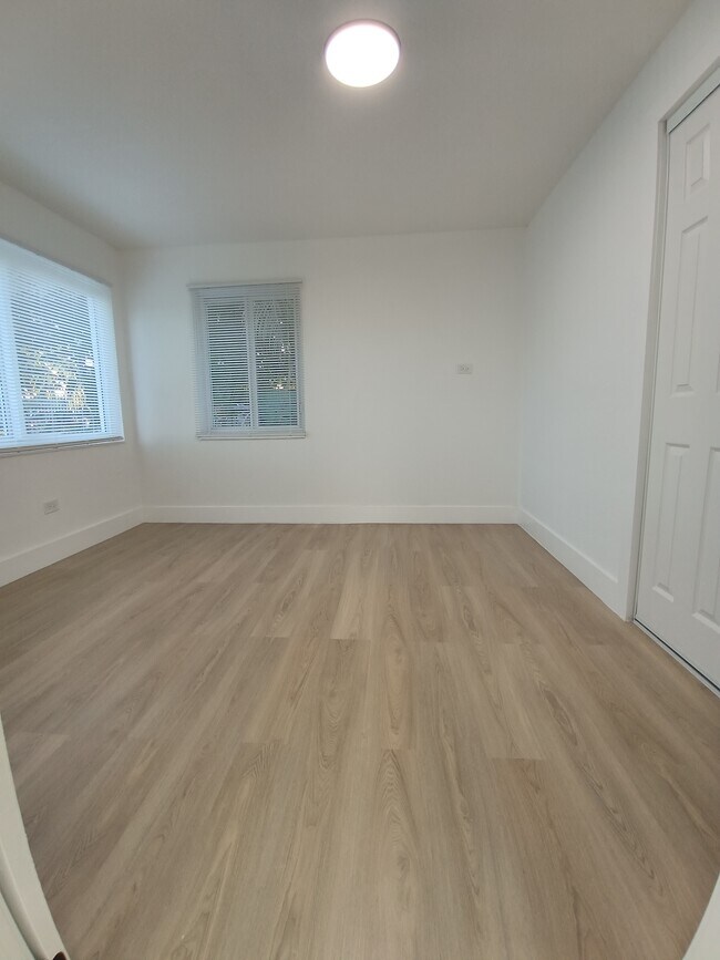 Building Photo - 15459 Hayes Ln