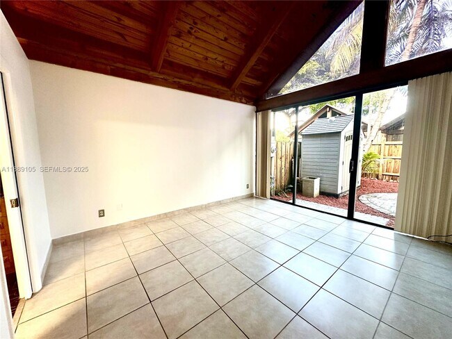 Building Photo - 497 N University Dr