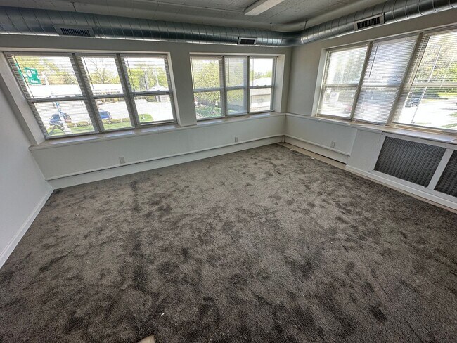 Building Photo - 811 W Springfield Ave