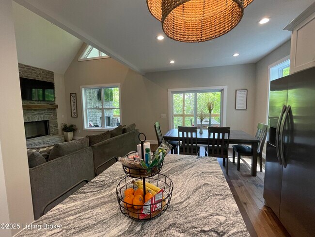 Building Photo - 84 Lakeside Dr