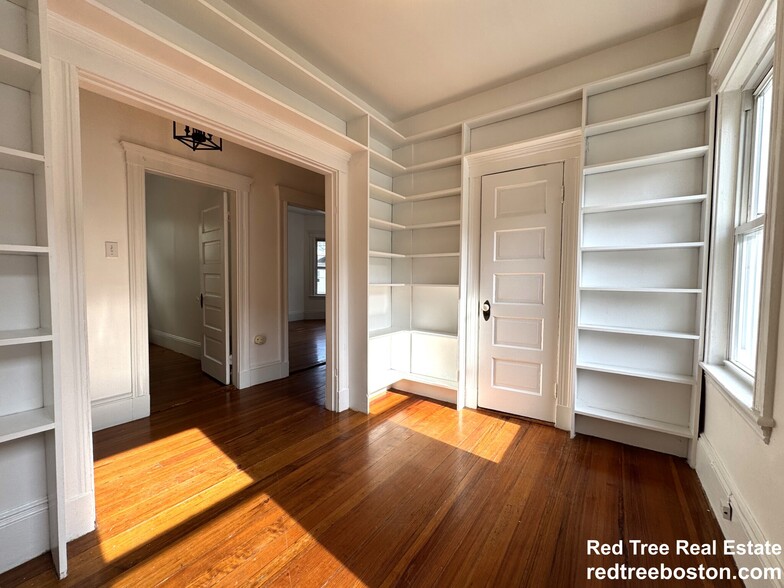 Building Photo - 67 Washburn Ave