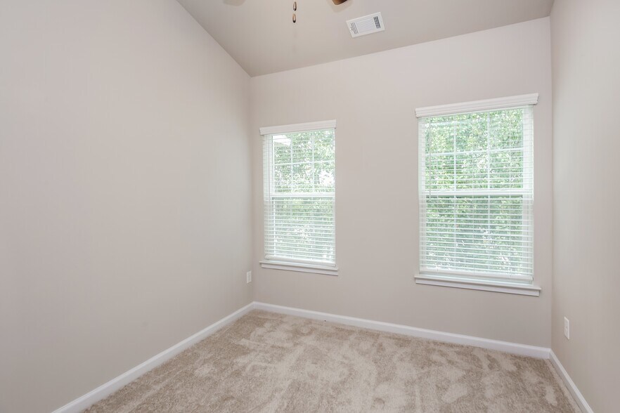Building Photo - 227 Riley Cir
