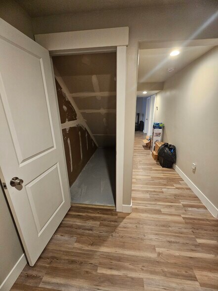 Building Photo - 649 E Mt Dutton Way