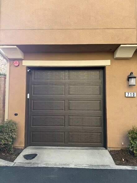 Building Photo - 710 N Ethan Way