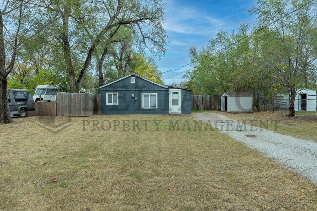 Building Photo - 508 N Tracy St