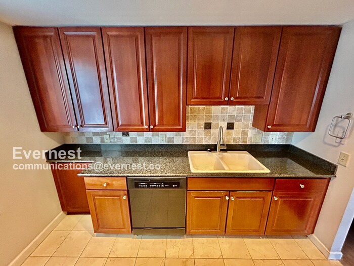 Building Photo - 195 14th St NE