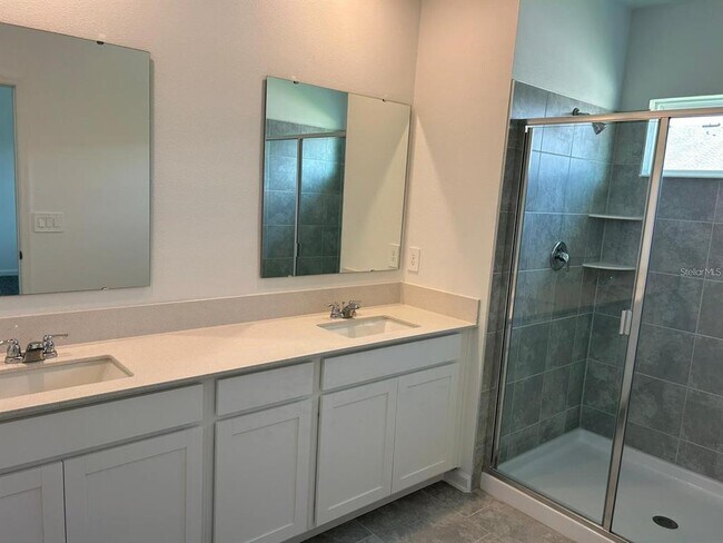 Building Photo - 3350 Laurent Lp