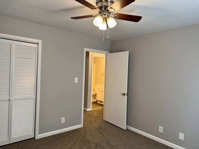 Building Photo - Charming 3-bedroom, 2-bathroom house with 1 Car Garage!