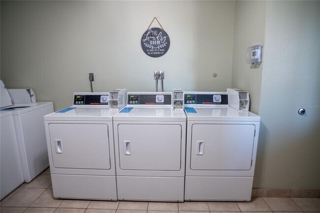 Building Photo - 2630 Pearce Dr