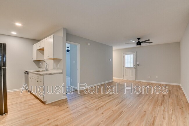 Building Photo - 328B Old Plantation Road