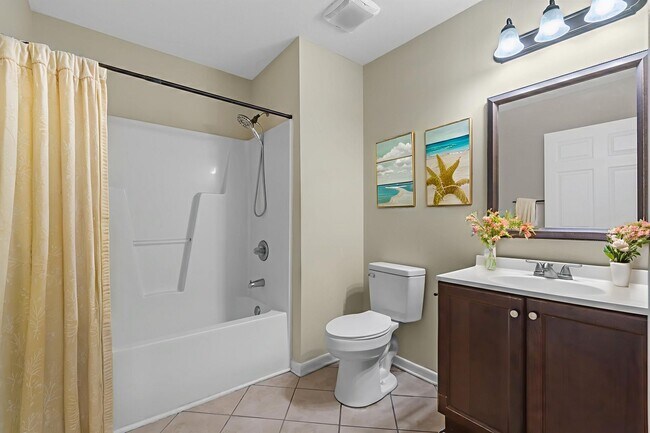 Building Photo - ??You had me at walk-in closet?? 1st Floor Immaculate 1 bedroom for rent in Sunny Myrtle Beach SC!