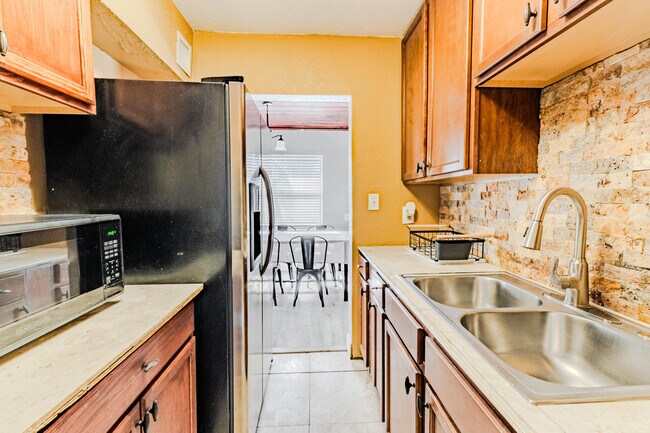 Building Photo - 112 W 34th St