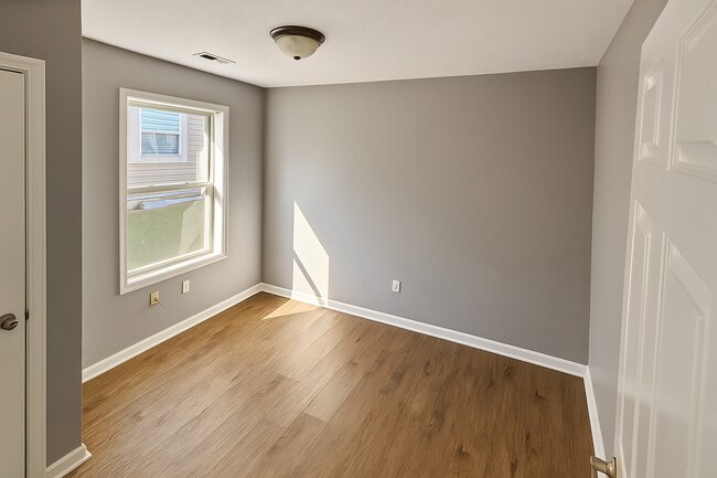 Building Photo - 2432 N Kenyon St