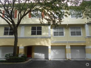 Building Photo - Maitland - 2 Bedroom, 2 Bathroom - $1,795.00