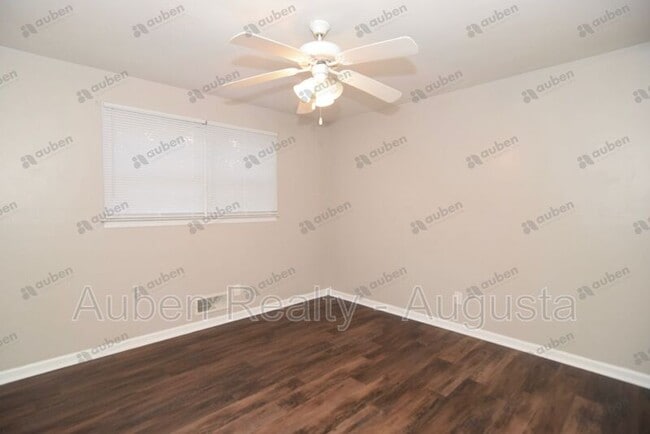 Building Photo - 1604 Johns Rd