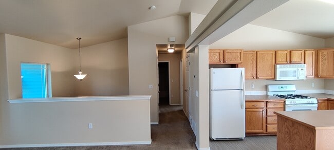 Building Photo - 1721 W Cimarron Ln