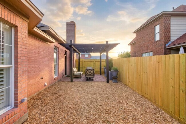 Building Photo - 2229 Halcyon Downs Loop