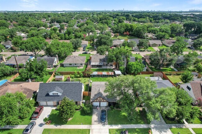 Building Photo - 6631 Villarreal Dr