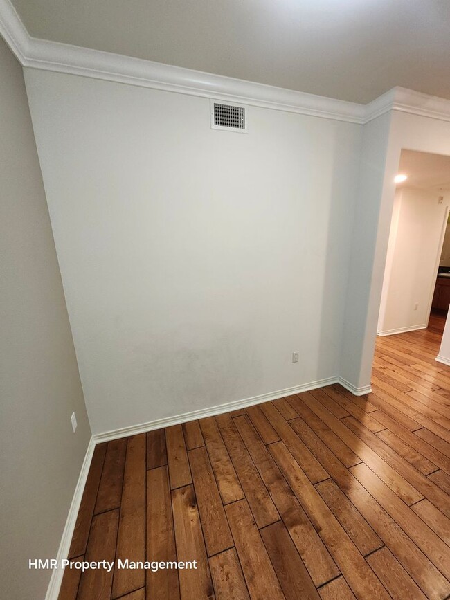 Building Photo - 2 bed 2.5 bath condominium at Lake at Waln...