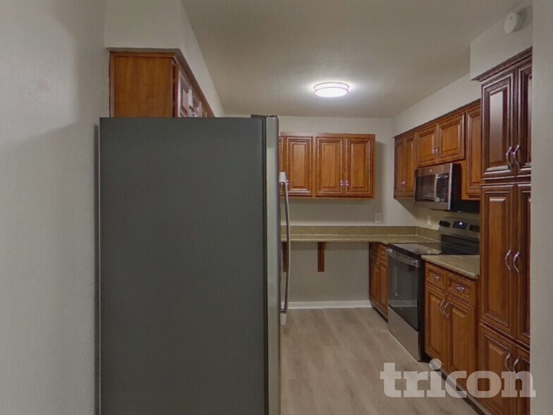 Building Photo - 1745 Woodridge Dr