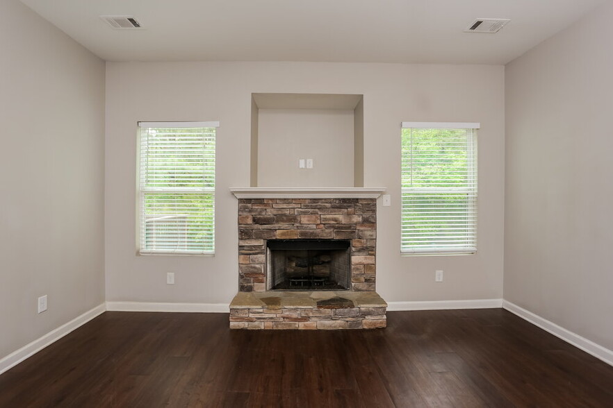 Building Photo - 214 Bethany Manor Ct