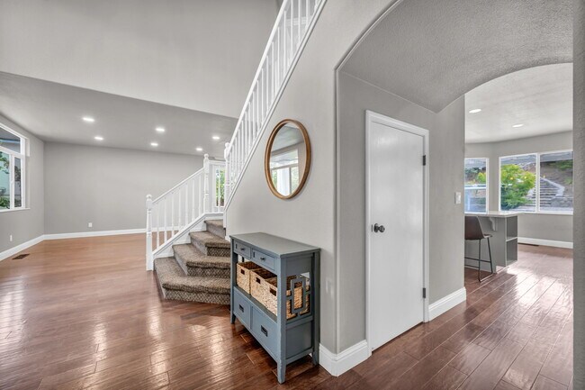 Building Photo - 4360 Great Falls Loop