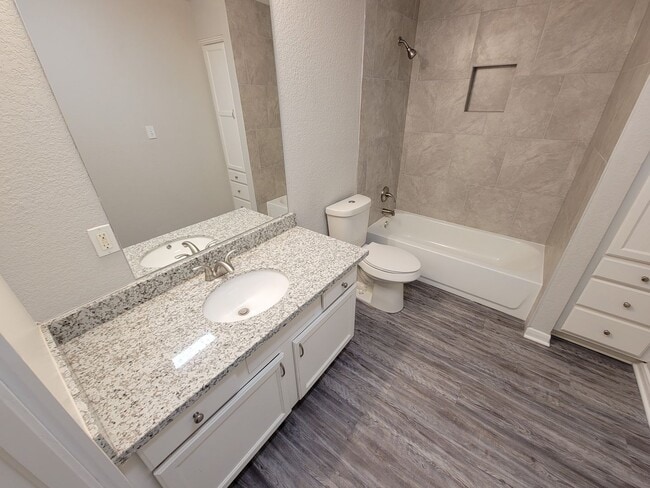 Building Photo - BEAUTIFUL 3 BEDROOM HOME IN CONROE WITH AL...