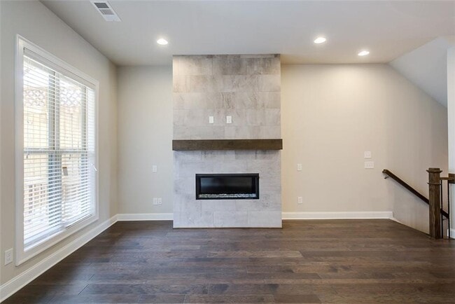 Building Photo - 4308 Parkside Pl