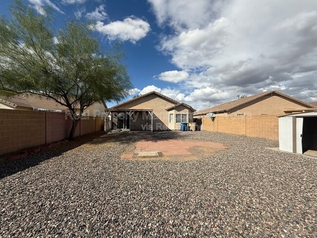 Building Photo - 22621 W Yavapai St