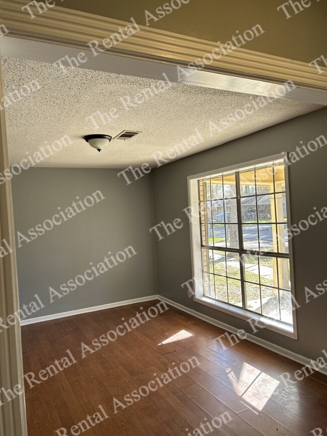 Building Photo - 56 Martha Dr