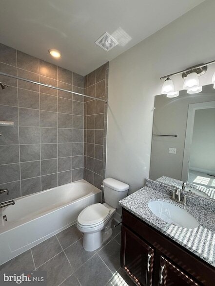 Building Photo - 115 Dickenson Dr