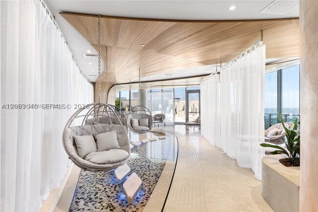 Building Photo - 1000 Brickell Ave