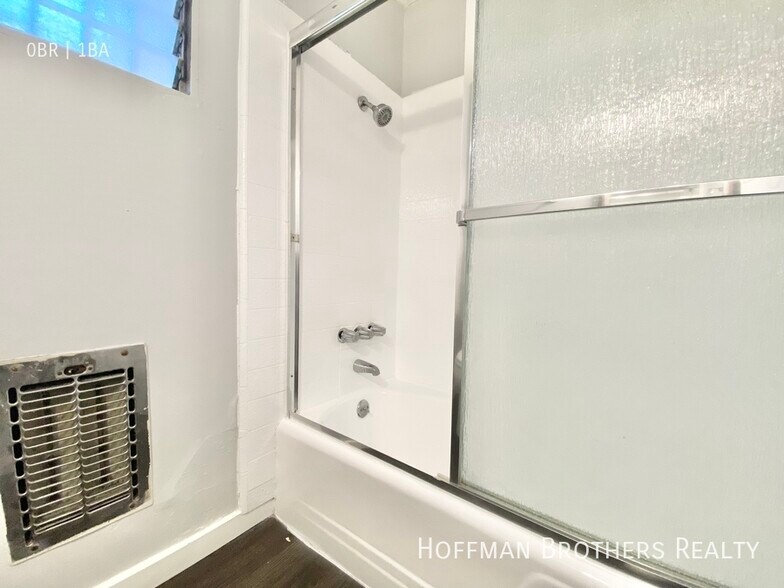 Building Photo - 2028 Pennsylvania Ave