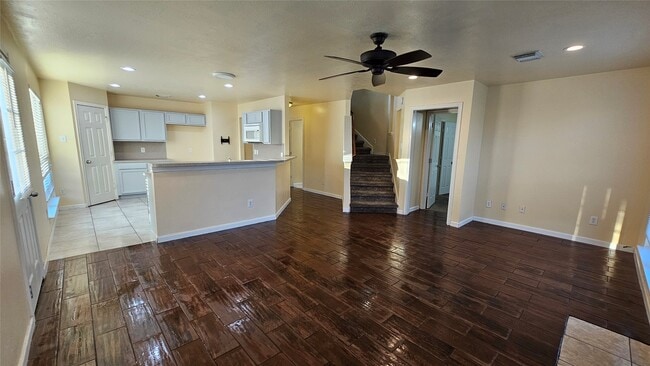 Building Photo - 2320 Shady Pine Dr