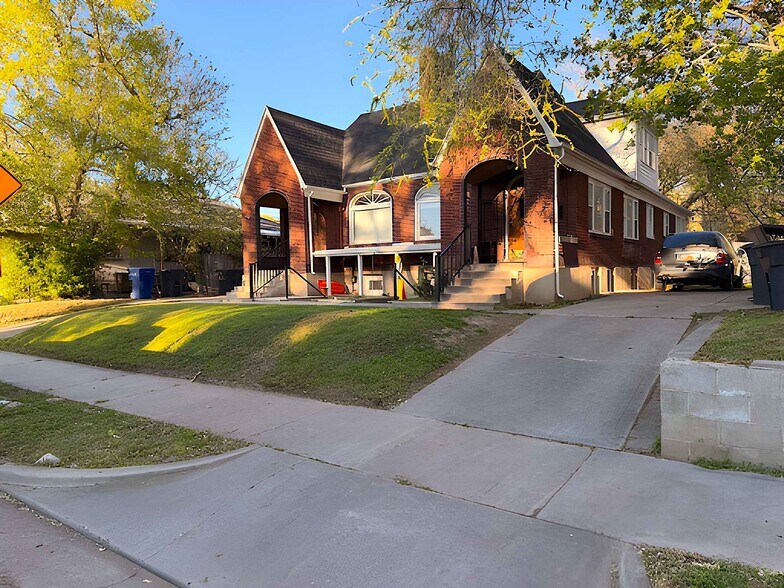 Building Photo - 1995 S Lincoln St