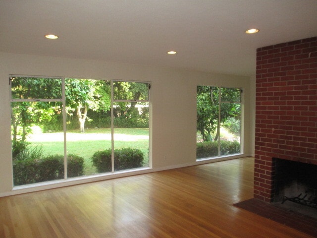 Building Photo - 3 bedroom home close to Land Park