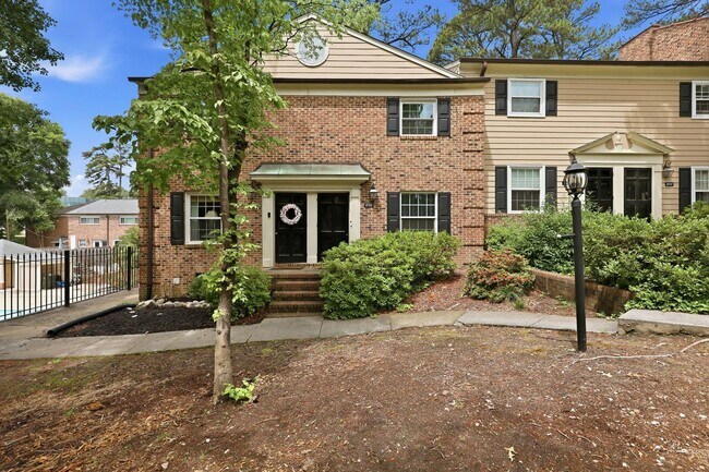 Building Photo - 3733 Yorktown Pl