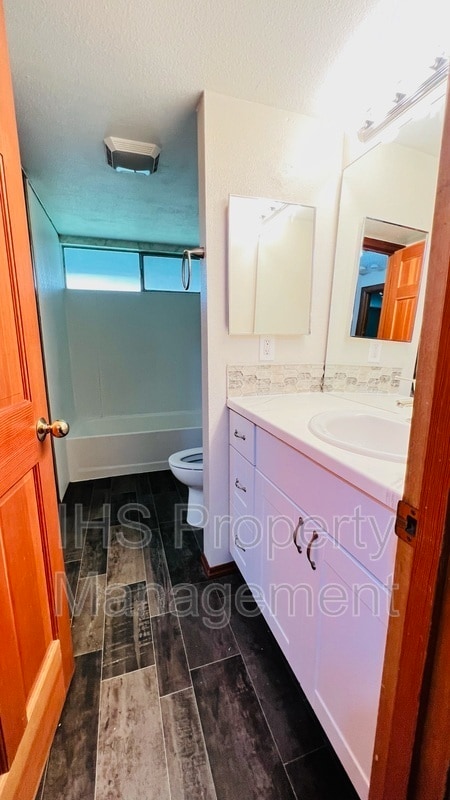 Building Photo - 1613 S Palouse Pl