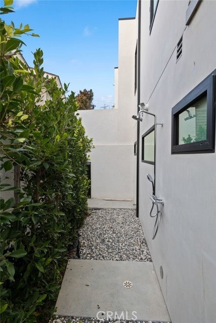 Building Photo - 807 N Paulina Ave