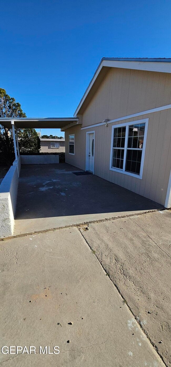 Building Photo - 8828 Kenneth St