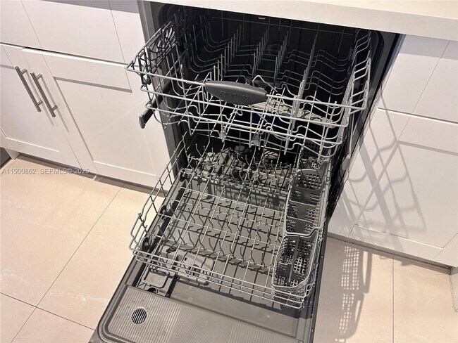 Building Photo - 1790 S Treasure Dr