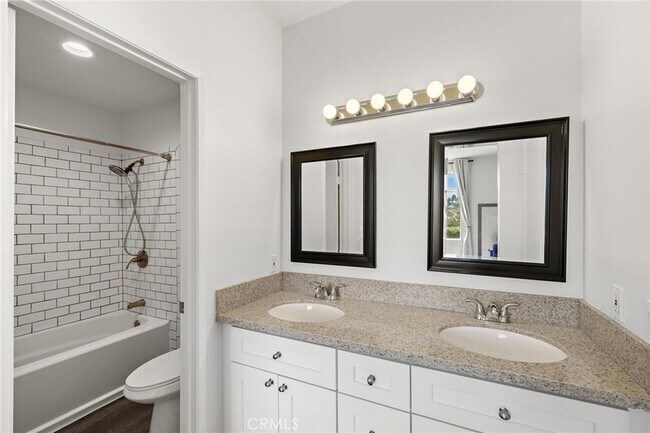 Building Photo - 30902 Clubhouse Drive